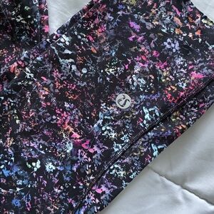 Lululemon SIZE 4 High Waisted Contour Fit Tight 25 - almost new condition